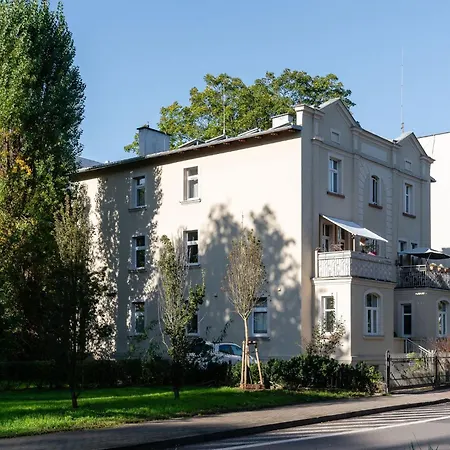 Sanhaus - Retro - Przy Plazy Z Parkingiem Διαμέρισμα Σόποτ